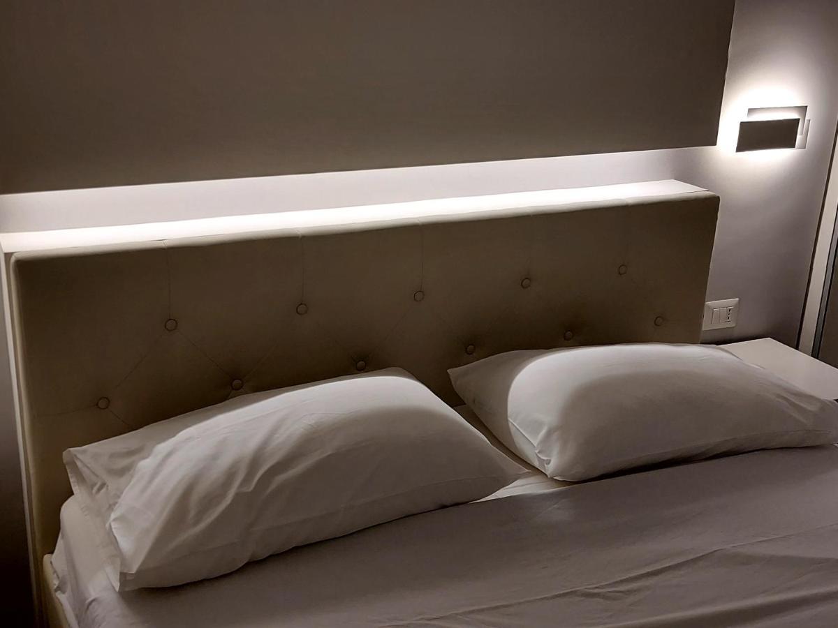 Bed and breakfast Duomo View Naples Extérieur photo